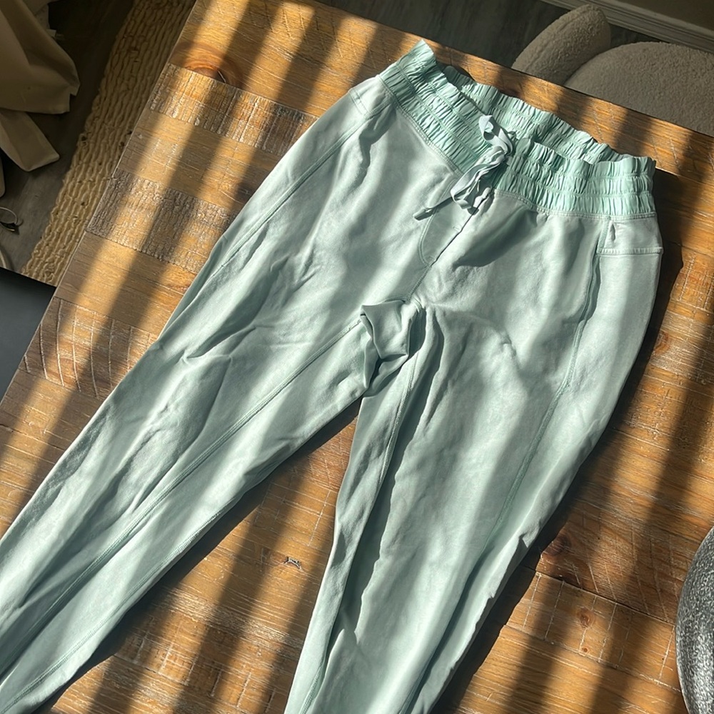Lululemon joggers